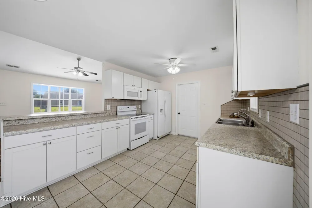 700 Covington Court Hubert, NC 28539