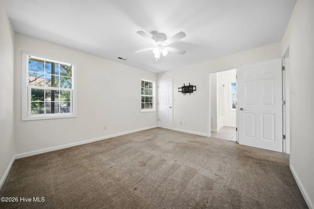 700 Covington Court Hubert, NC 28539