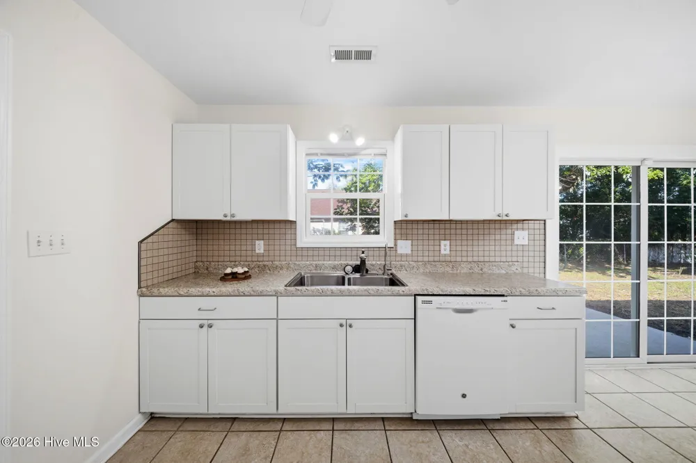 700 Covington Court Hubert, NC 28539