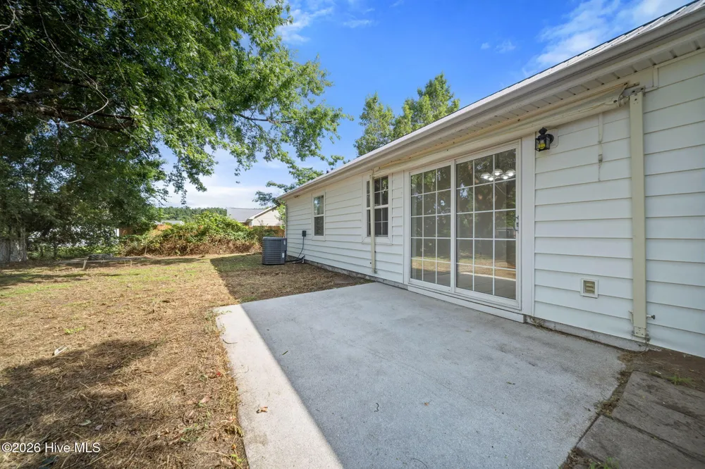 700 Covington Court Hubert, NC 28539