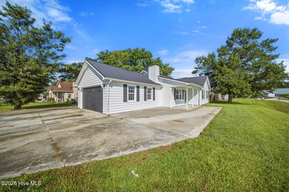 700 Covington Court Hubert, NC 28539