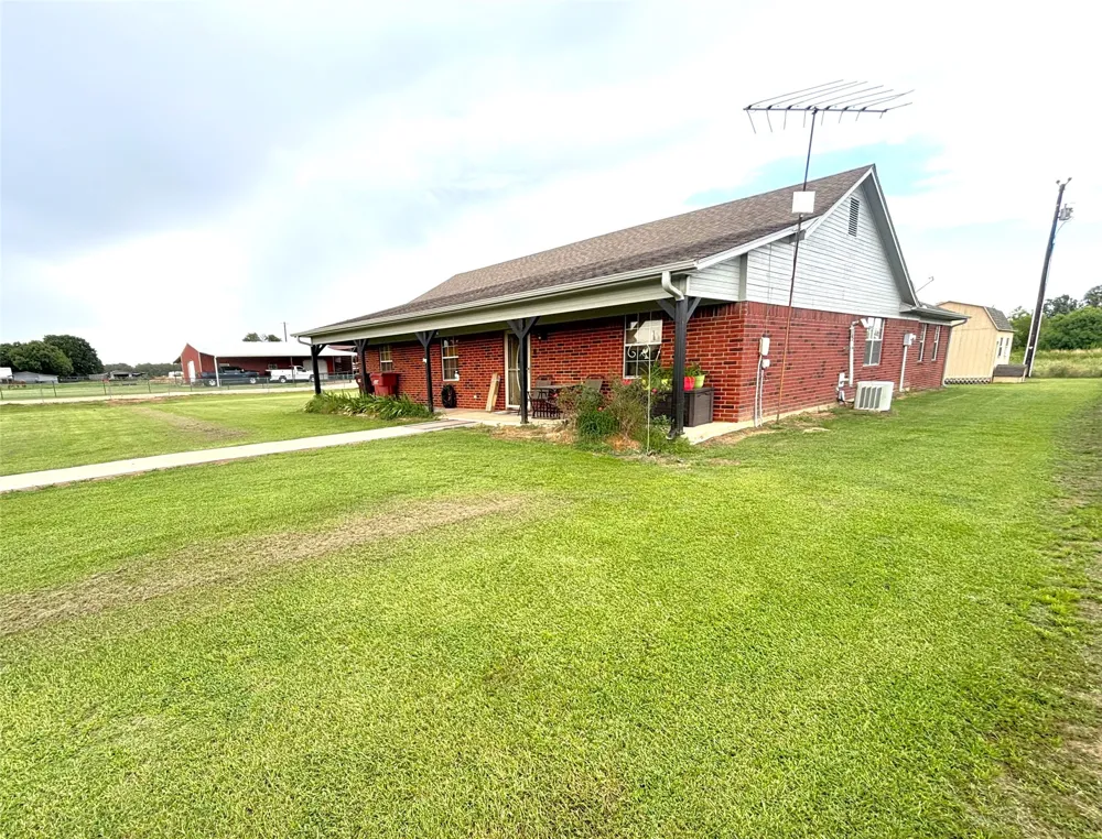 1020 Morgan Lane Blossom, TX 75416