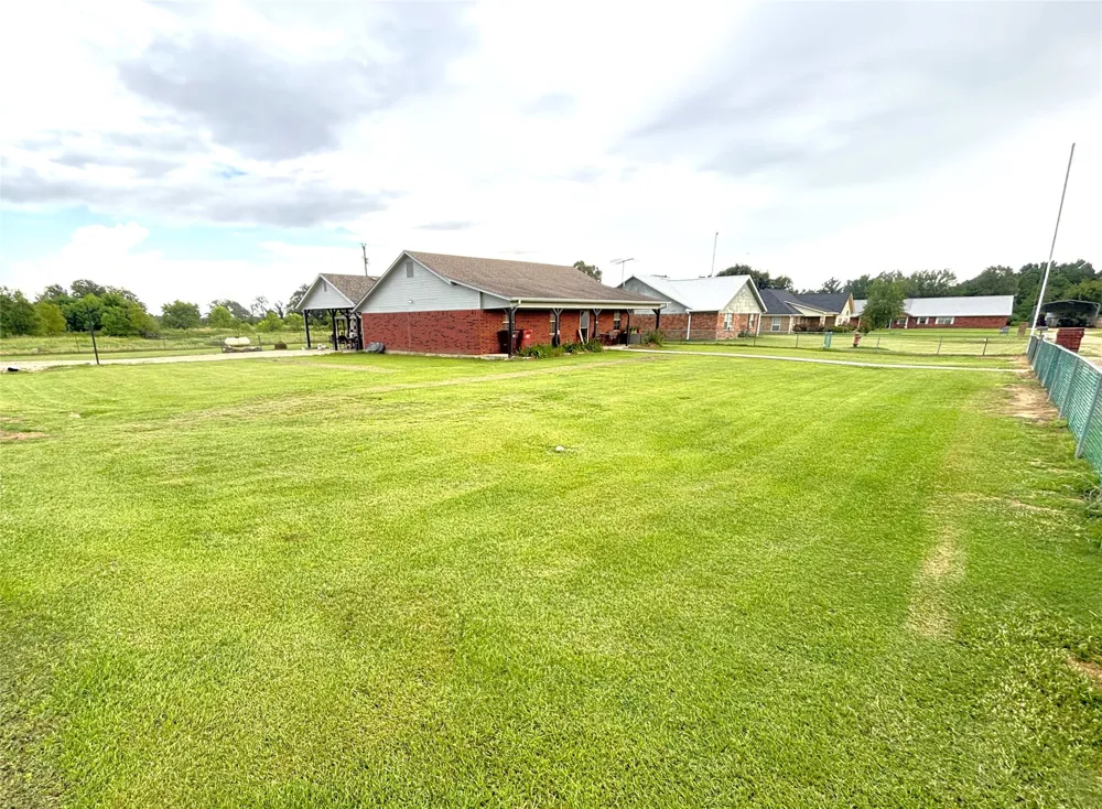 1020 Morgan Lane Blossom, TX 75416