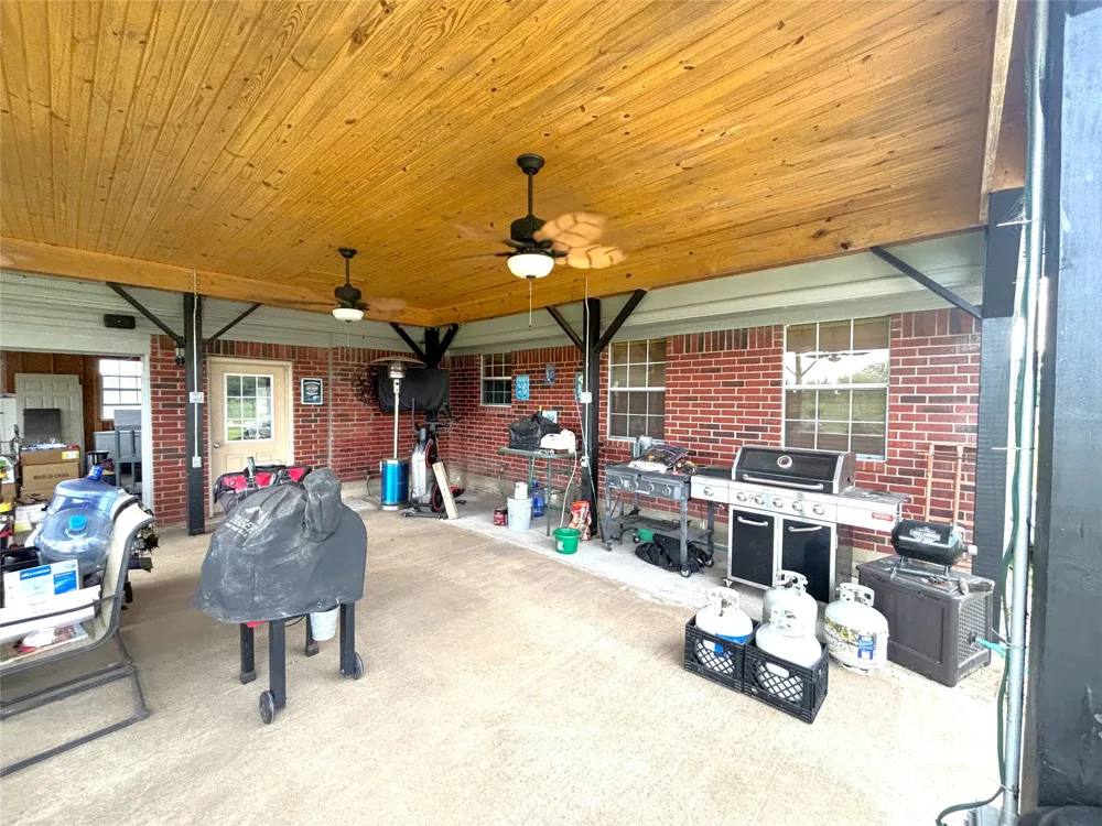 1020 Morgan Lane Blossom, TX 75416