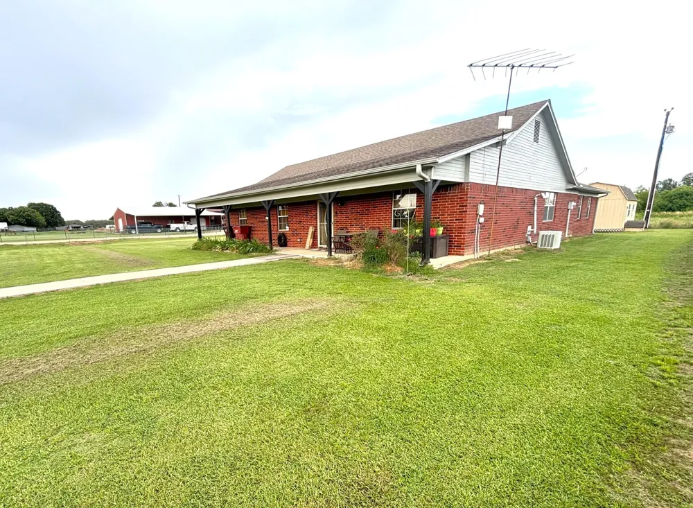 1020 Morgan Lane Blossom, TX 75416