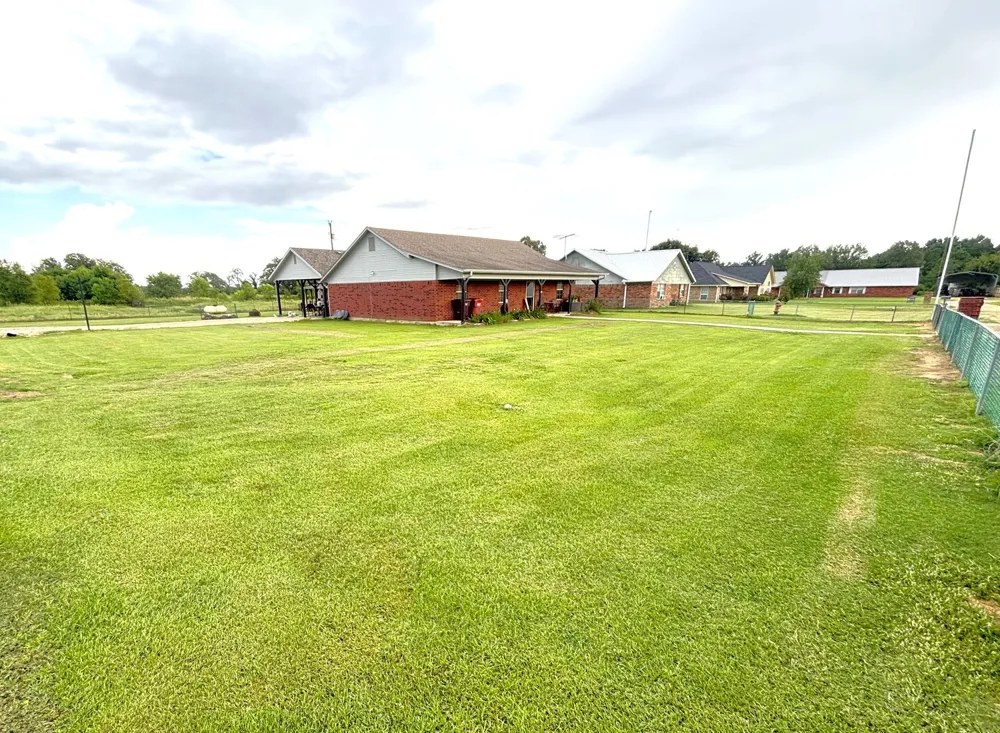 1020 Morgan Lane Blossom, TX 75416