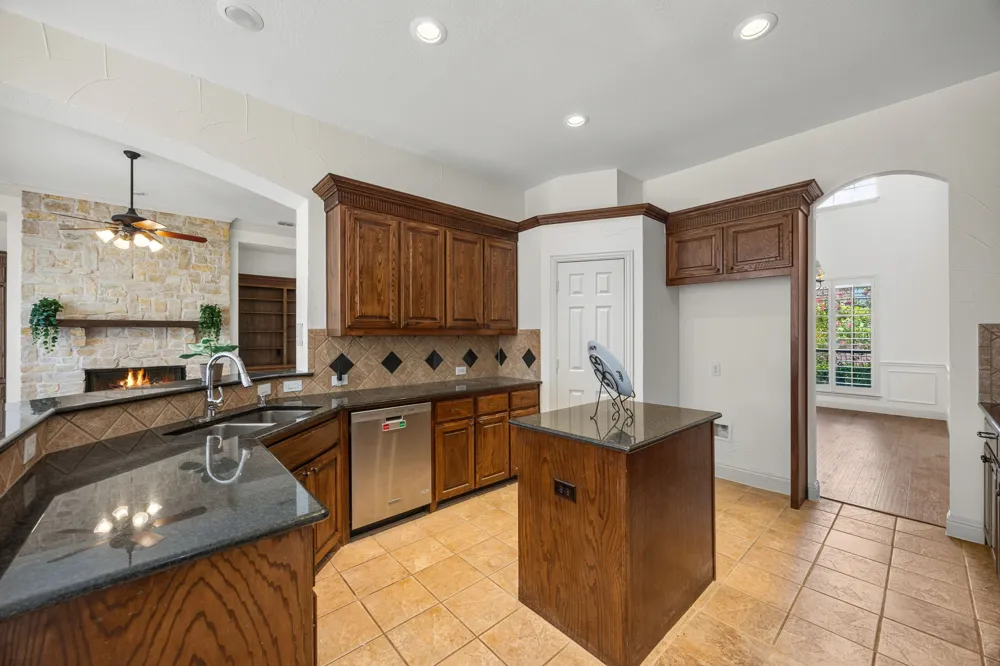 2308 Harrisburg Lane Plano, TX 75025