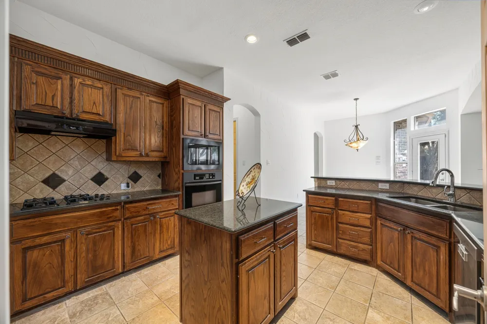 2308 Harrisburg Lane Plano, TX 75025