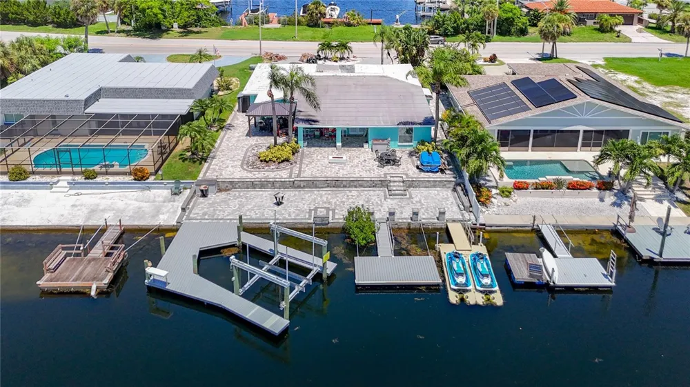 3516 FLORAMAR TERRACE New Port Richey, FL 34652