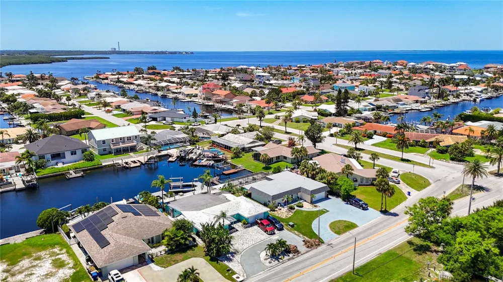 3516 FLORAMAR TERRACE New Port Richey, FL 34652