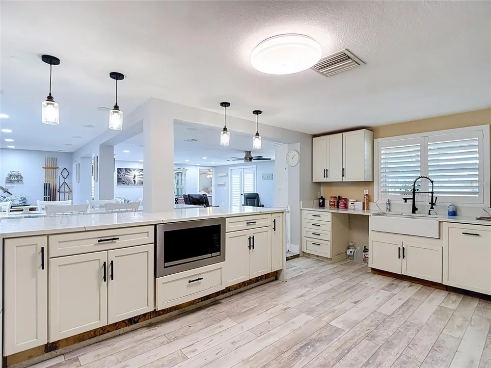 3516 FLORAMAR TERRACE New Port Richey, FL 34652