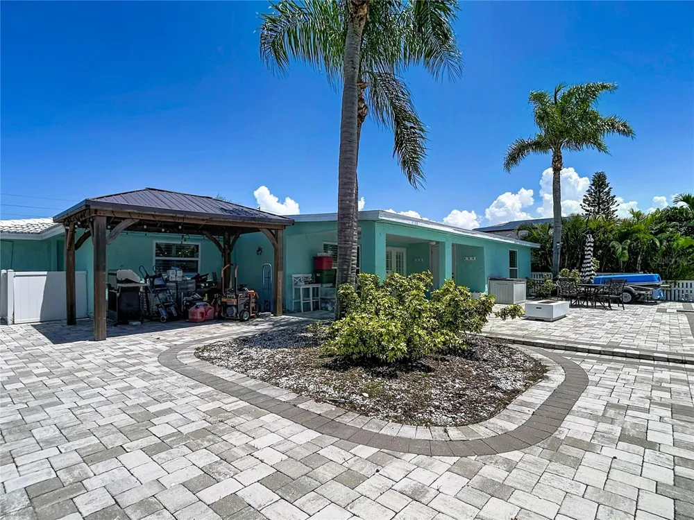 3516 FLORAMAR TERRACE New Port Richey, FL 34652