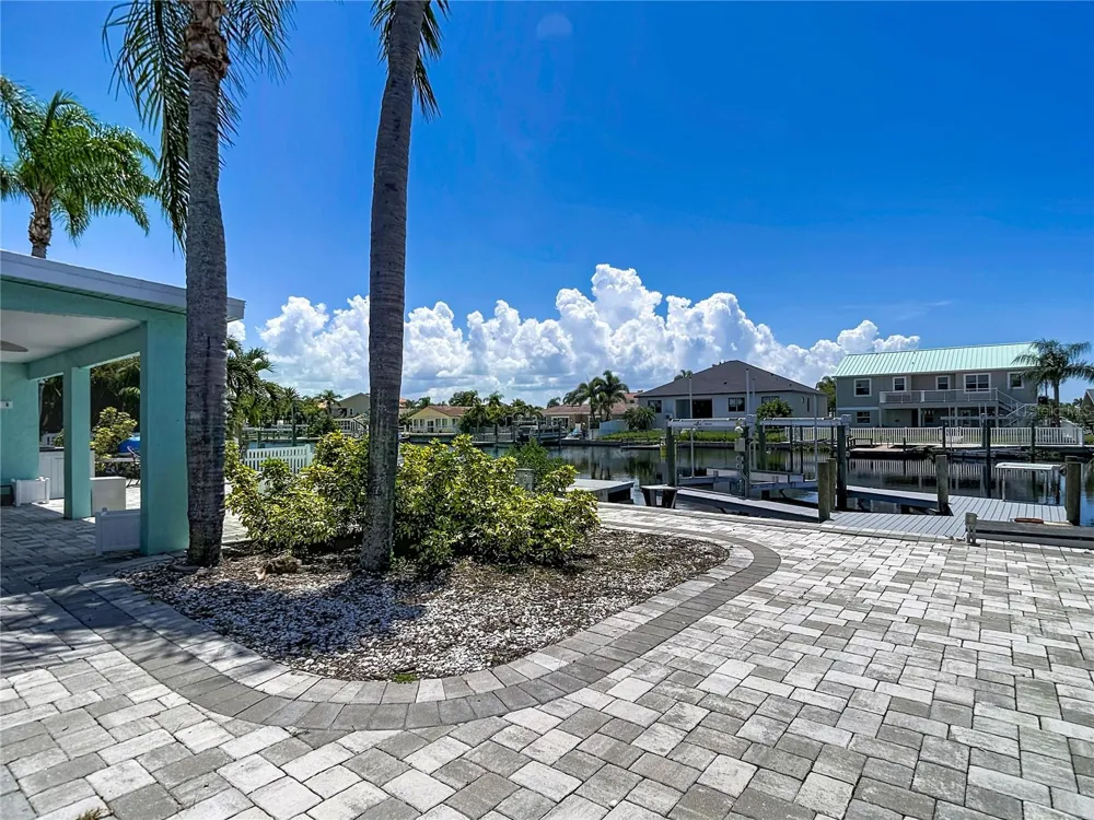 3516 FLORAMAR TERRACE New Port Richey, FL 34652