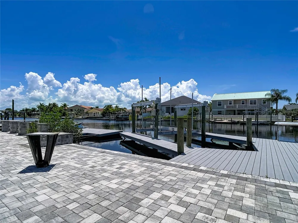 3516 FLORAMAR TERRACE New Port Richey, FL 34652