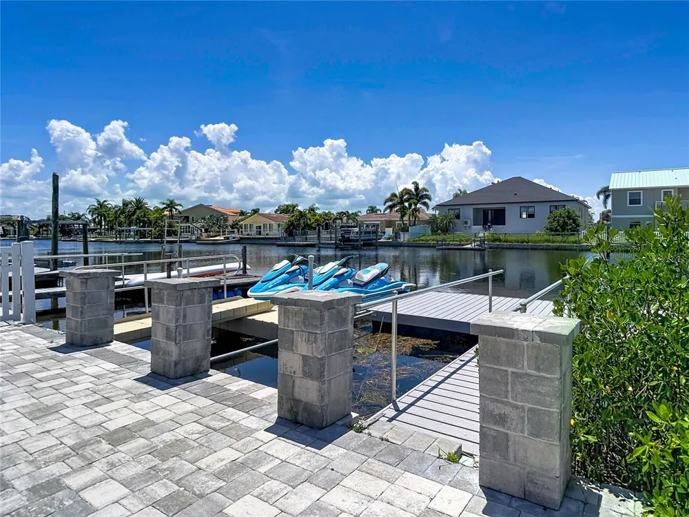 3516 FLORAMAR TERRACE New Port Richey, FL 34652