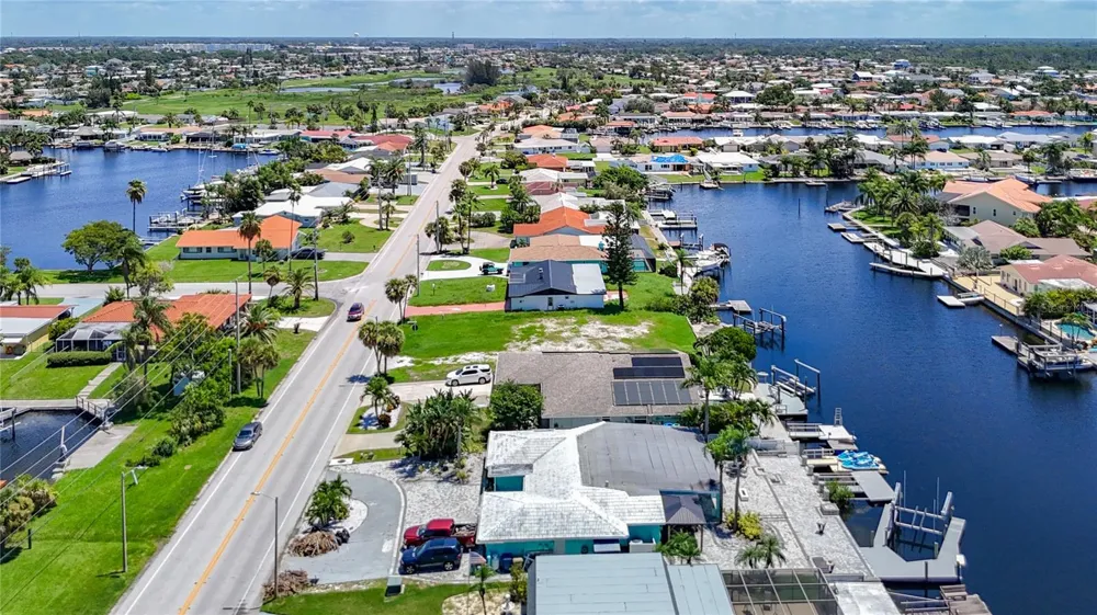 3516 FLORAMAR TERRACE New Port Richey, FL 34652