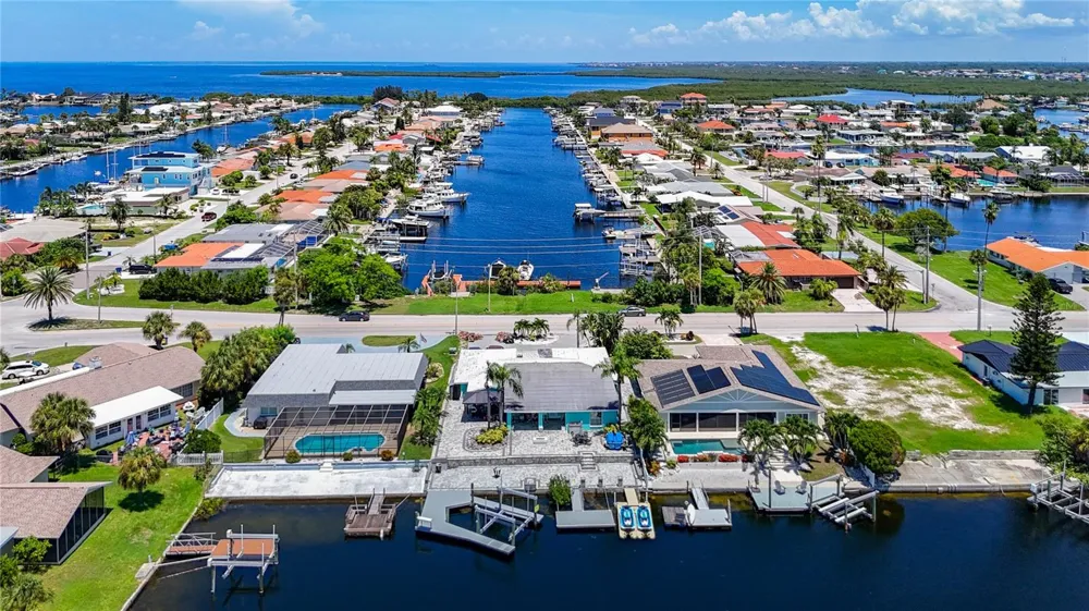 3516 FLORAMAR TERRACE New Port Richey, FL 34652