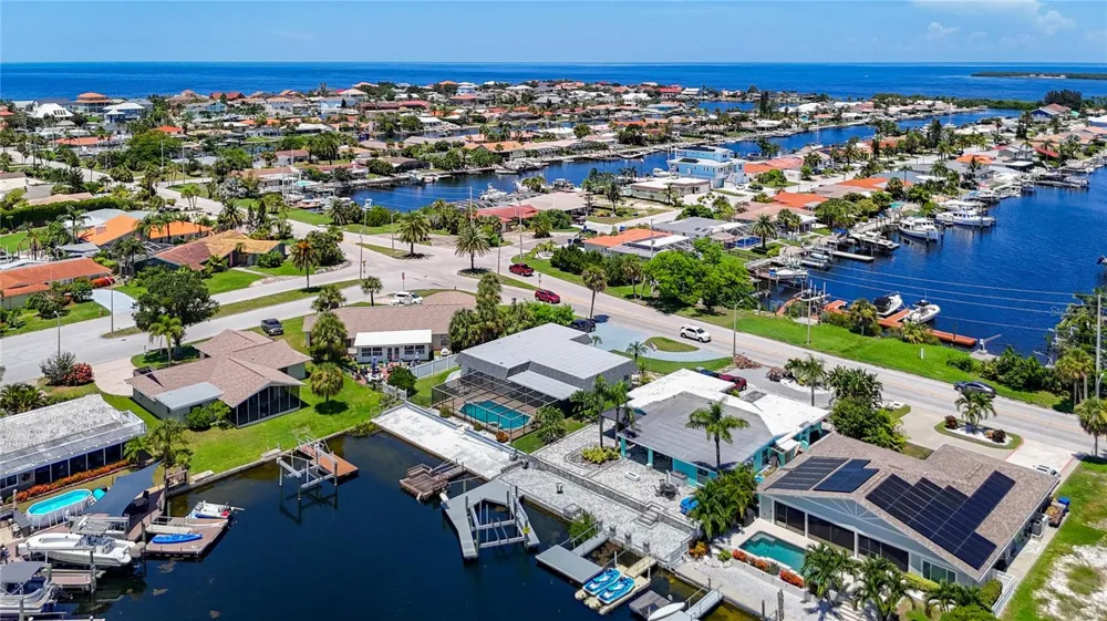 3516 FLORAMAR TERRACE New Port Richey, FL 34652