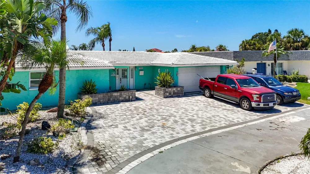 3516 FLORAMAR TERRACE New Port Richey, FL 34652