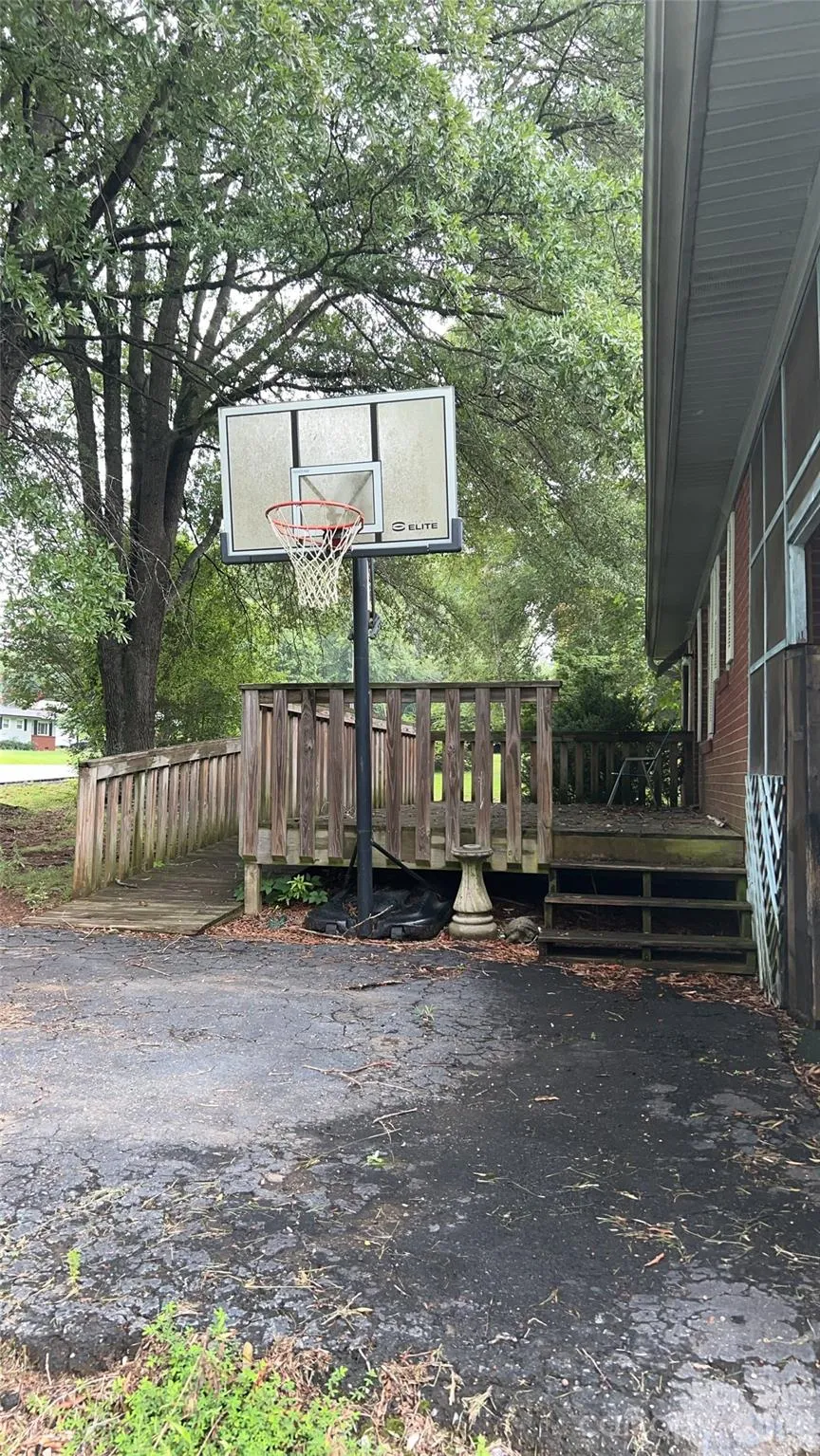 389 Midway Lake Road Mooresville, NC 28115