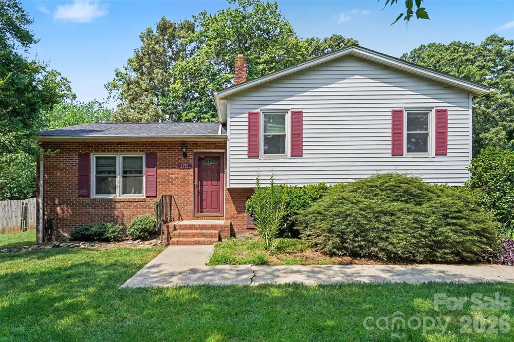1751 Piney Road Hickory, NC 28602