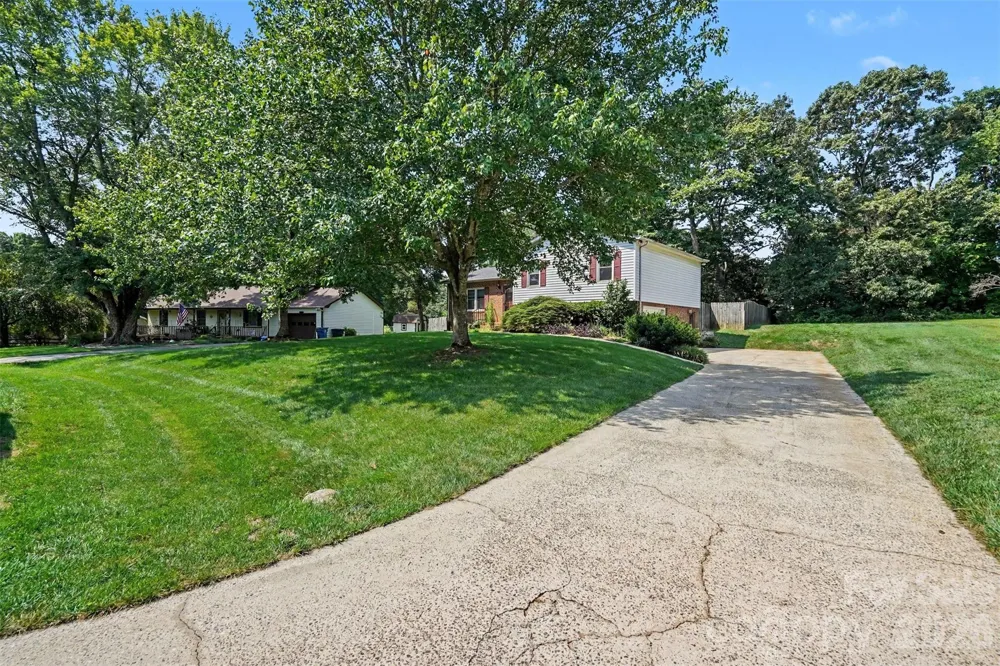 1751 Piney Road Hickory, NC 28602