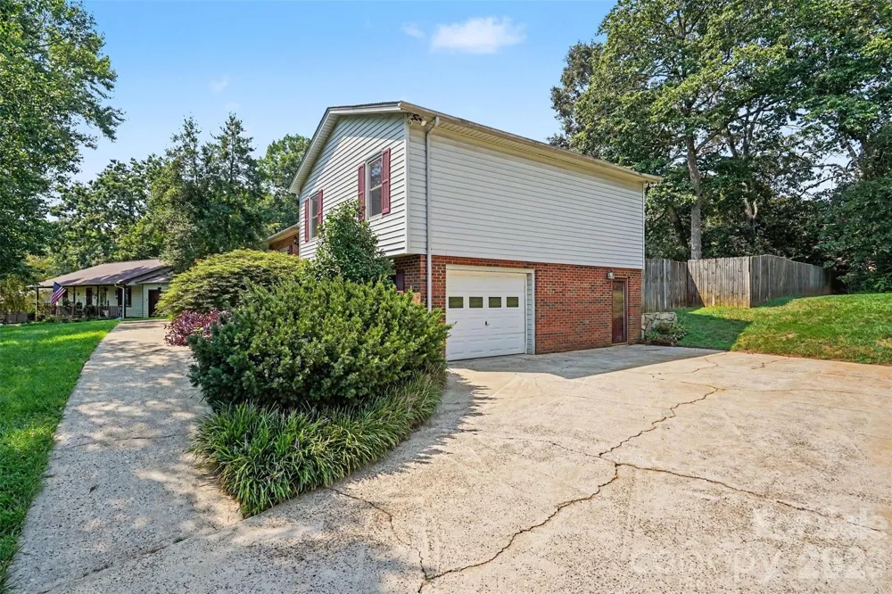 1751 Piney Road Hickory, NC 28602