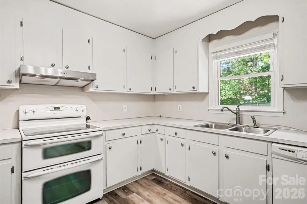 1751 Piney Road Hickory, NC 28602