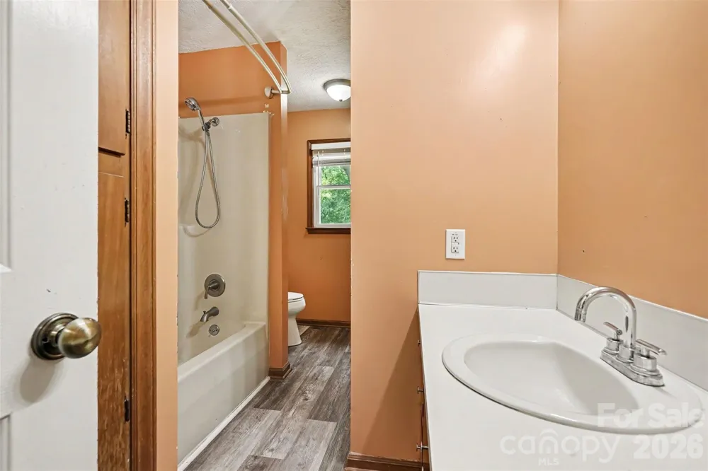 1751 Piney Road Hickory, NC 28602