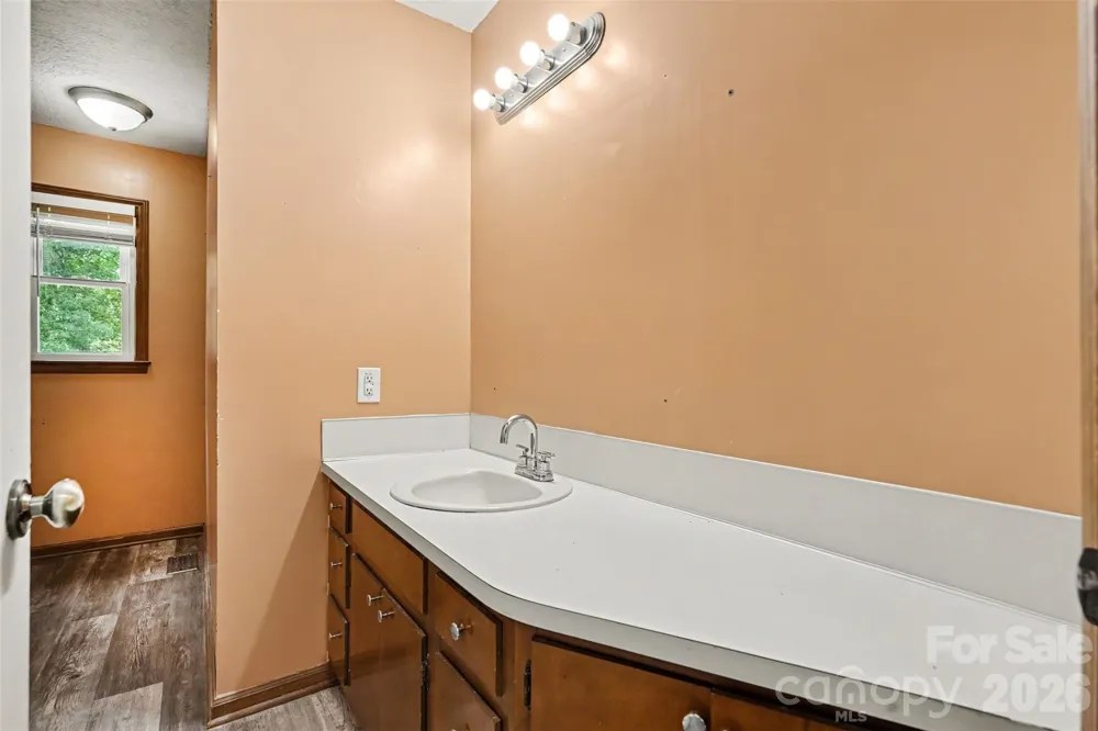 1751 Piney Road Hickory, NC 28602