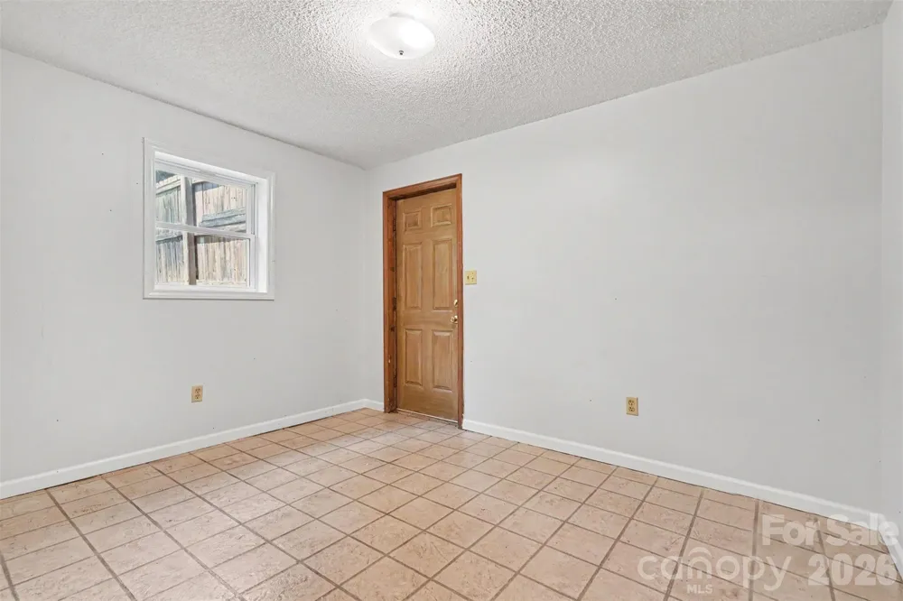 1751 Piney Road Hickory, NC 28602