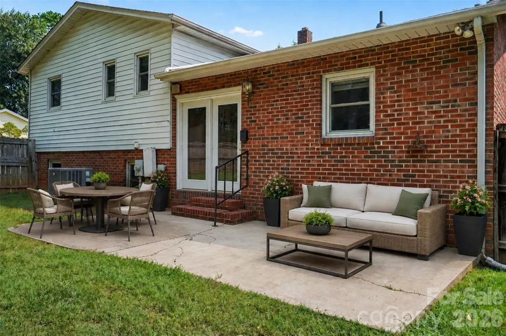 1751 Piney Road Hickory, NC 28602