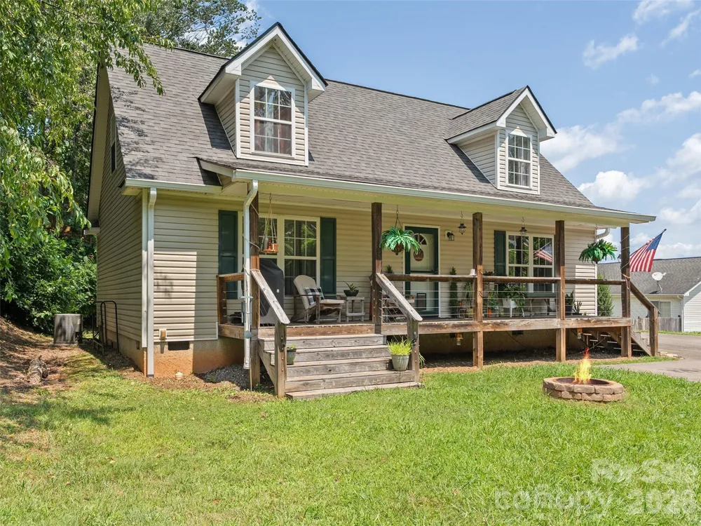 14 Folsom Drive Candler, NC 28715
