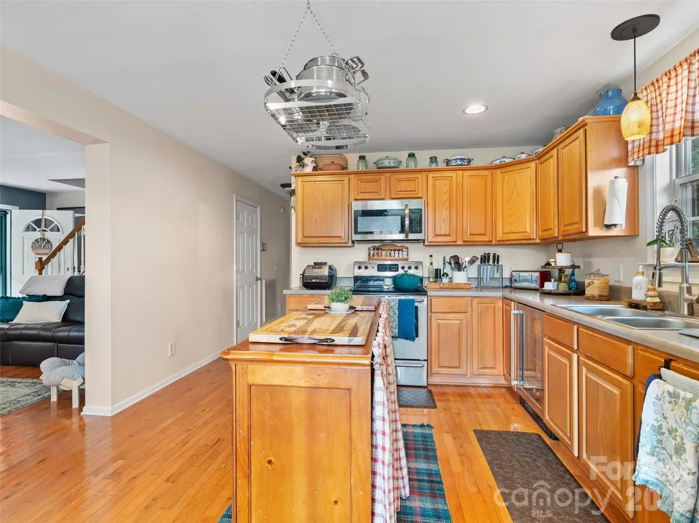 14 Folsom Drive Candler, NC 28715