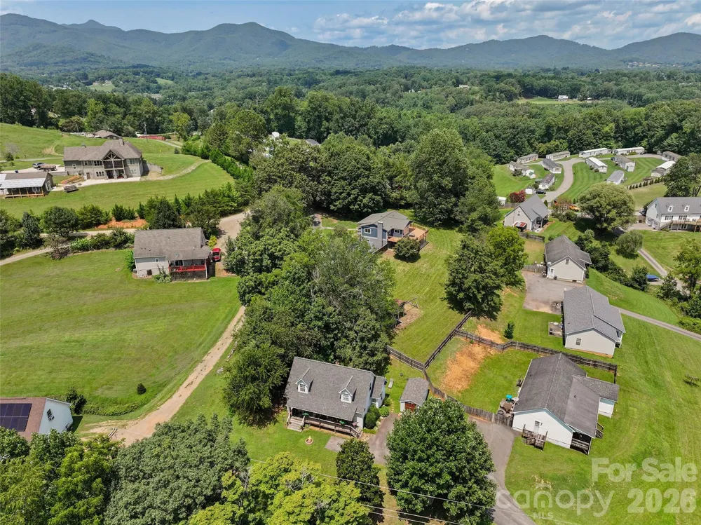 14 Folsom Drive Candler, NC 28715