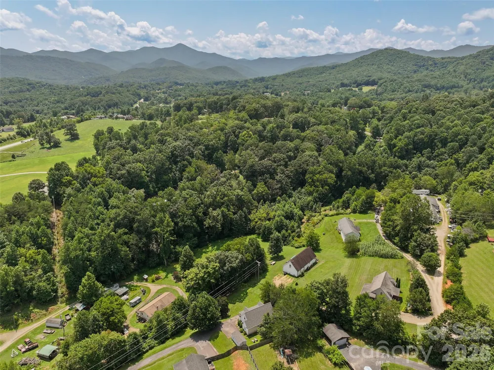 14 Folsom Drive Candler, NC 28715