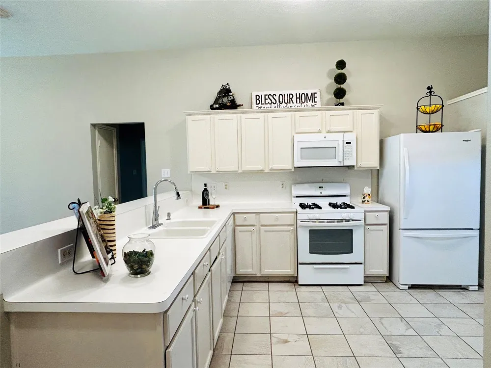 1404 Helmsley Drive Rosenberg, TX 77471
