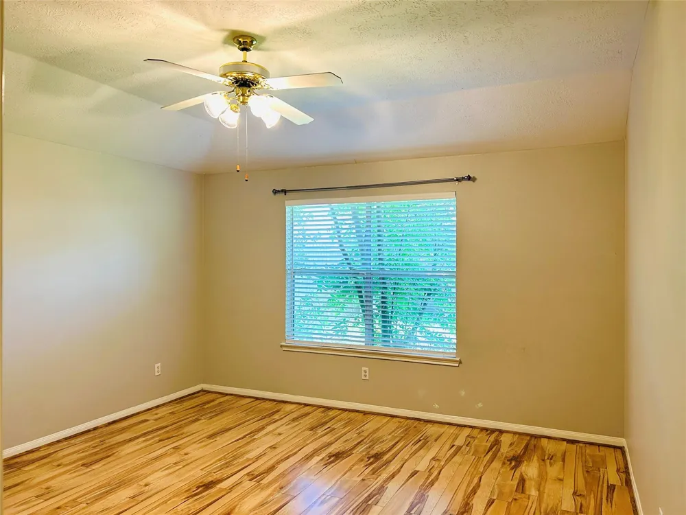 1404 Helmsley Drive Rosenberg, TX 77471