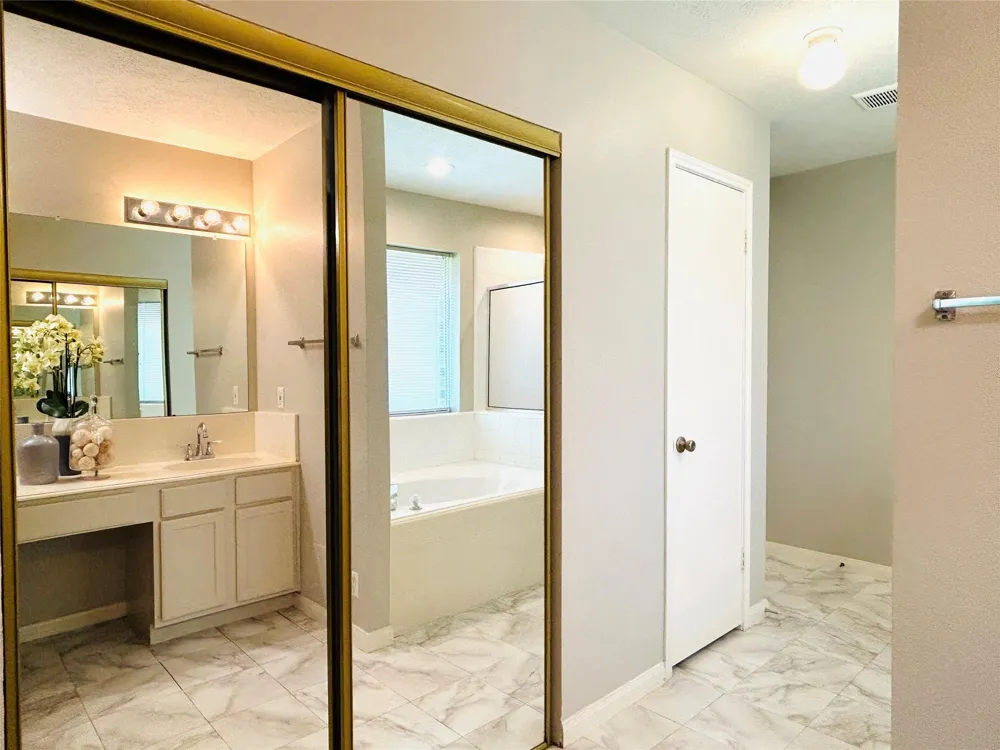 1404 Helmsley Drive Rosenberg, TX 77471