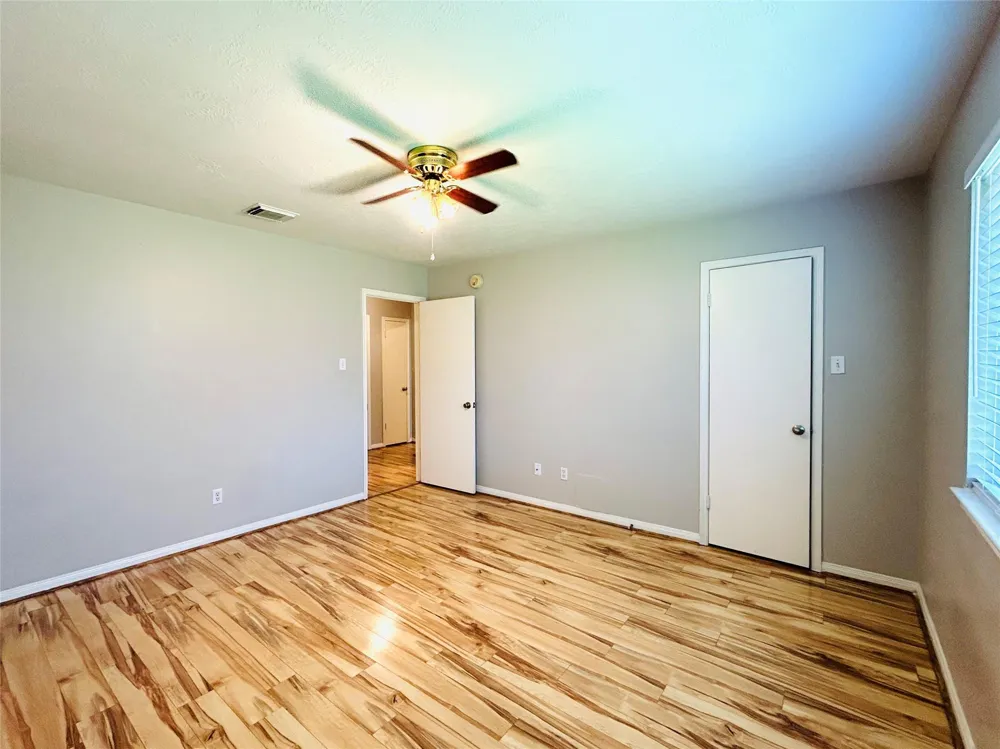 1404 Helmsley Drive Rosenberg, TX 77471