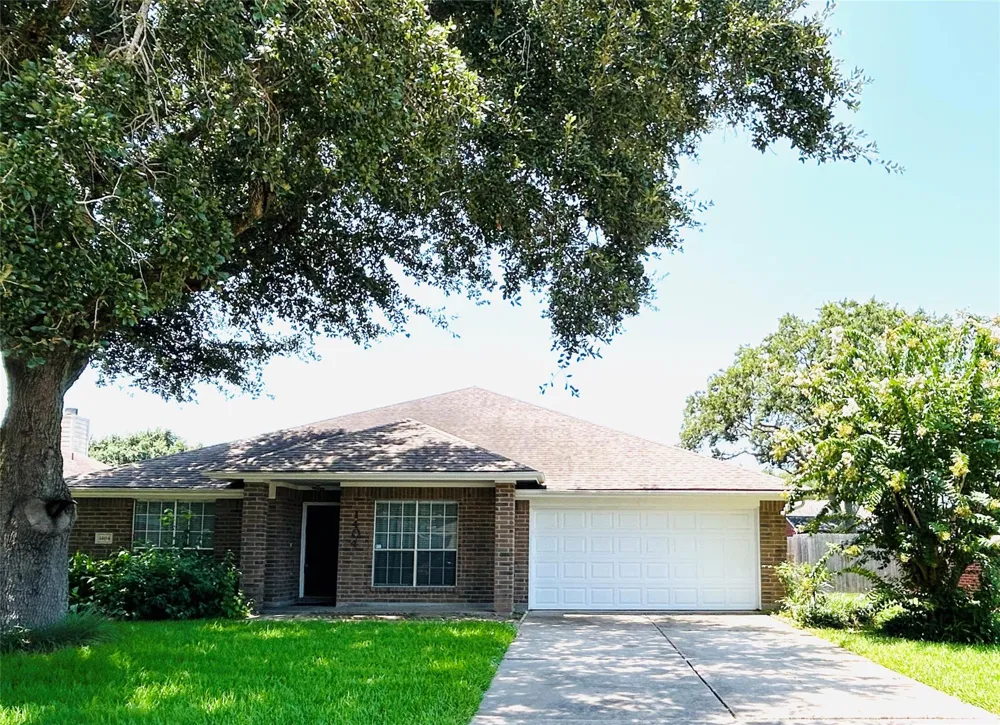 1404 Helmsley Drive Rosenberg, TX 77471