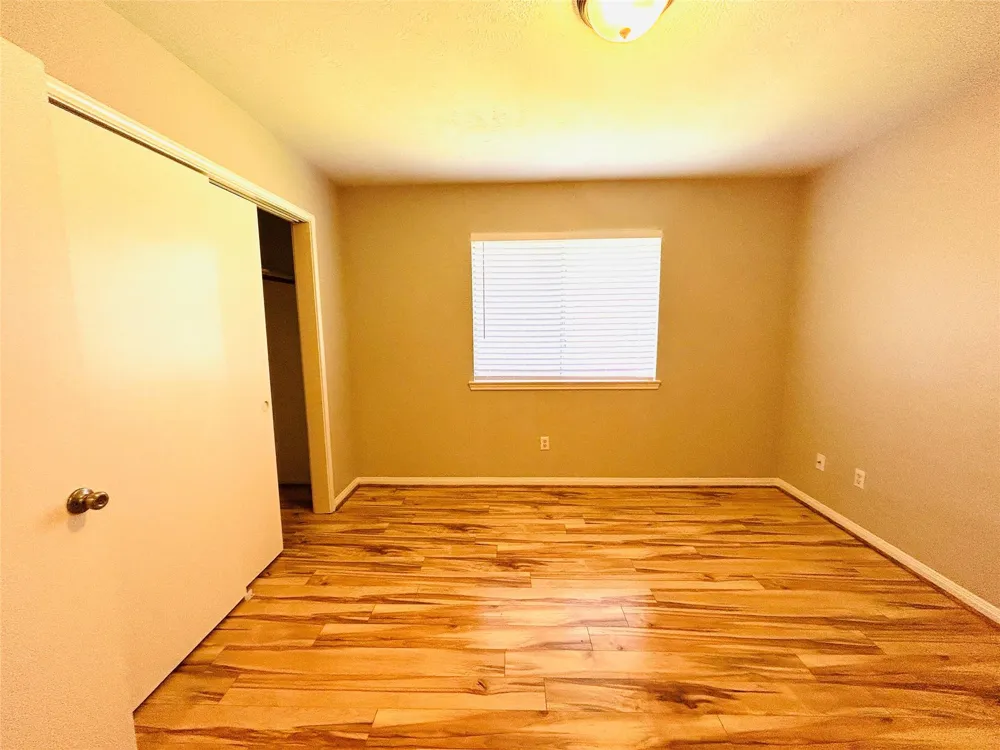 1404 Helmsley Drive Rosenberg, TX 77471