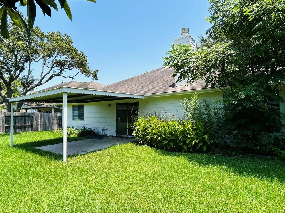 1404 Helmsley Drive Rosenberg, TX 77471