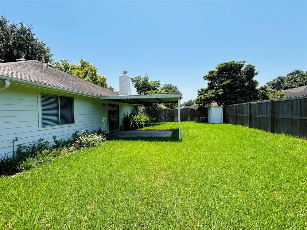 1404 Helmsley Drive Rosenberg, TX 77471