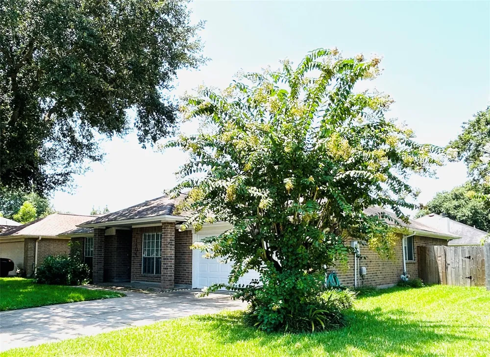 1404 Helmsley Drive Rosenberg, TX 77471