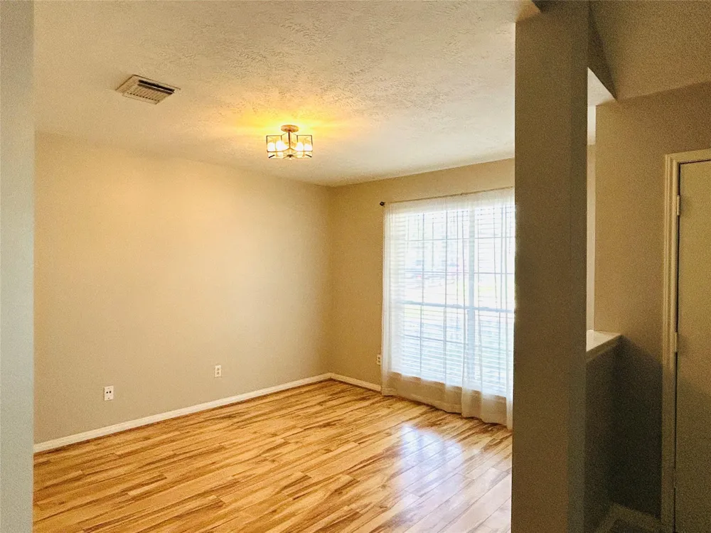 1404 Helmsley Drive Rosenberg, TX 77471