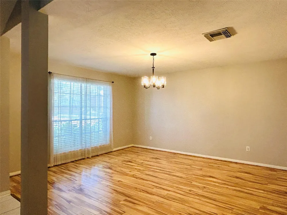 1404 Helmsley Drive Rosenberg, TX 77471