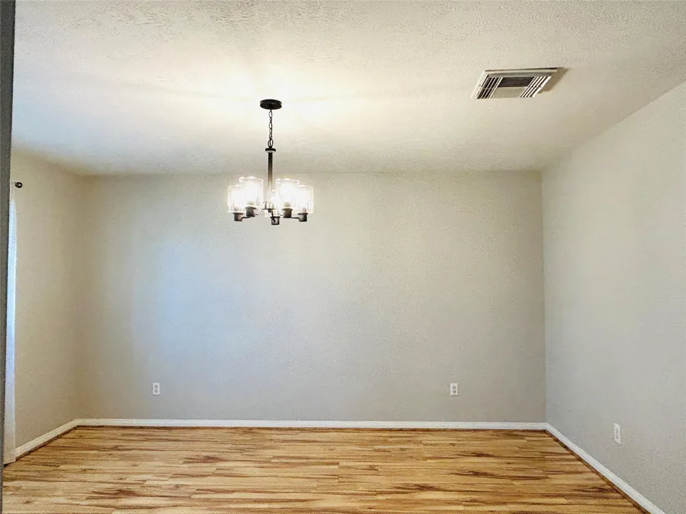 1404 Helmsley Drive Rosenberg, TX 77471