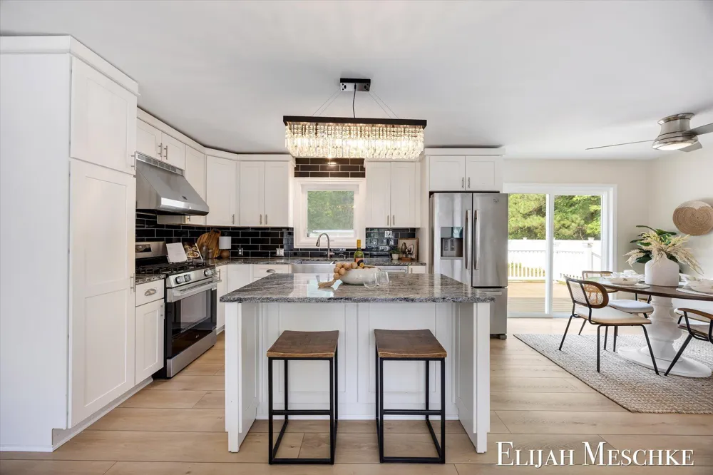 3240 E Riley Thompson Road Twin Lake, MI 49457