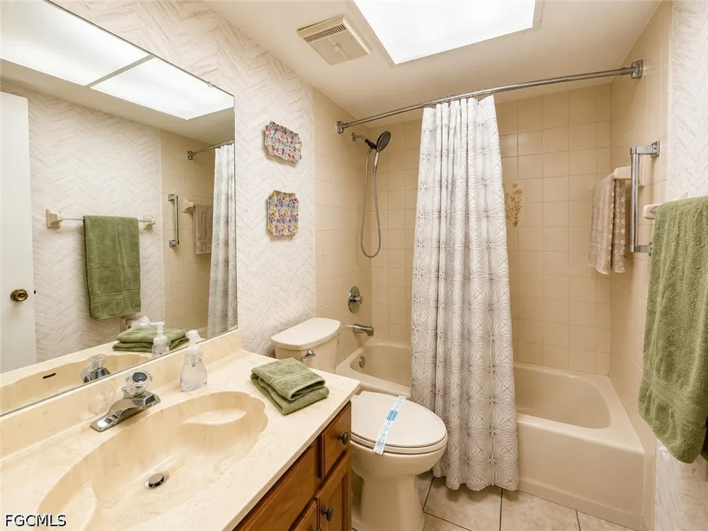 SE 46th Lane #202 Cape Coral, FL 33904